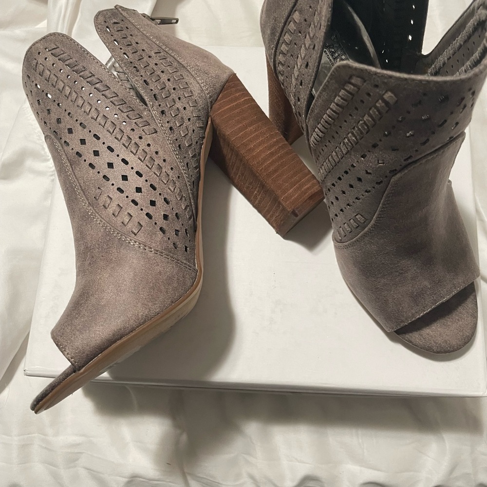 Carlos Santana open toe booties - Grey